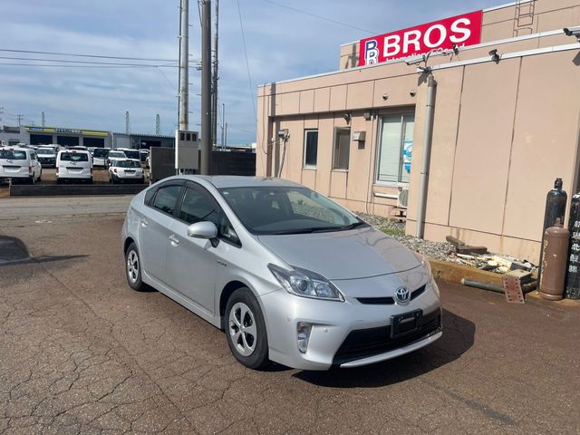 TOYOTA PRIUS 2013