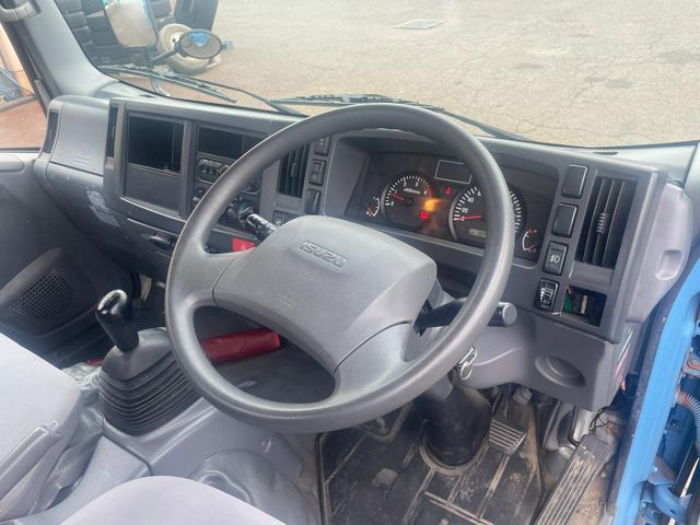 ISUZU ELF 2016