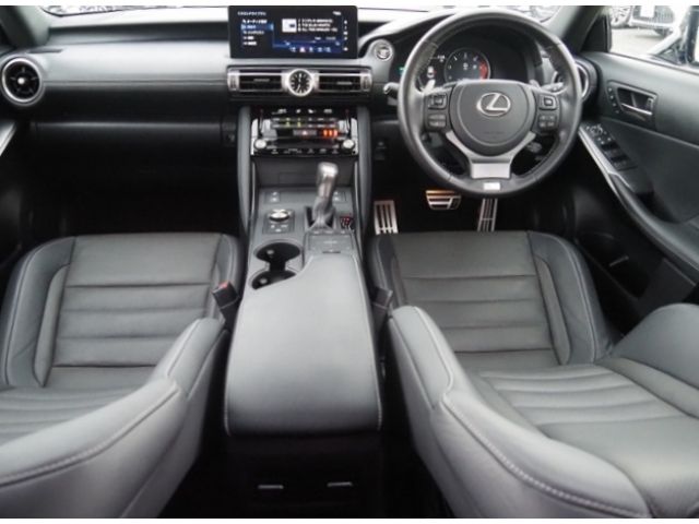 TOYOTA LEXUS IS350 2022