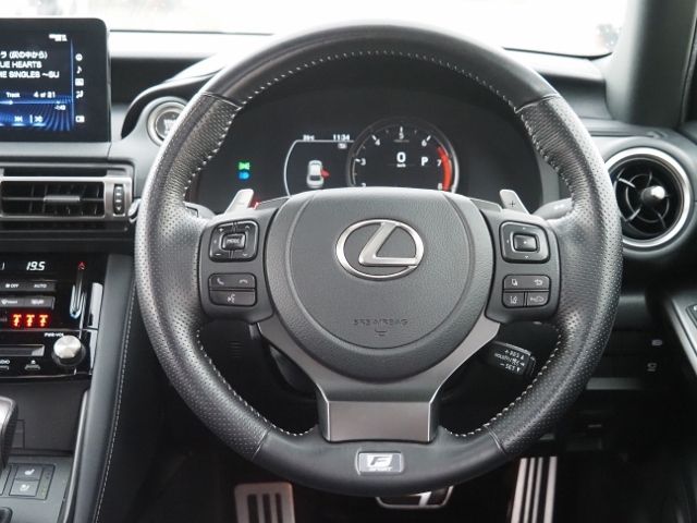 TOYOTA LEXUS IS350 2022