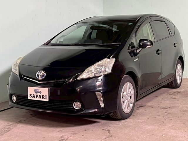 TOYOTA PRIUS Alpha 2012