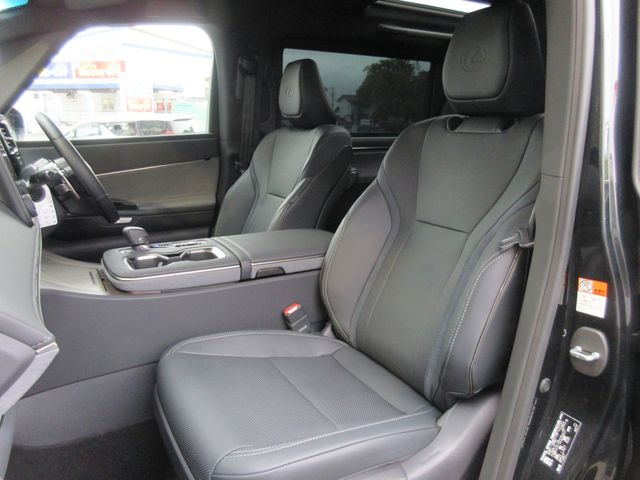 TOYOTA ???? LM500h 2024