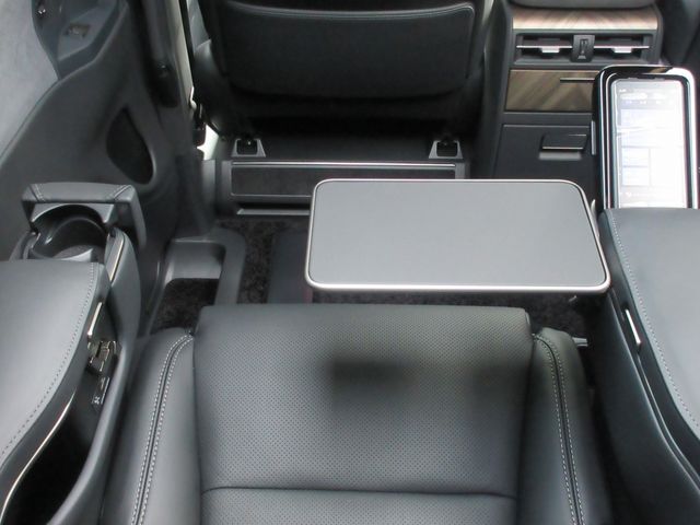 TOYOTA ???? LM500h 2024