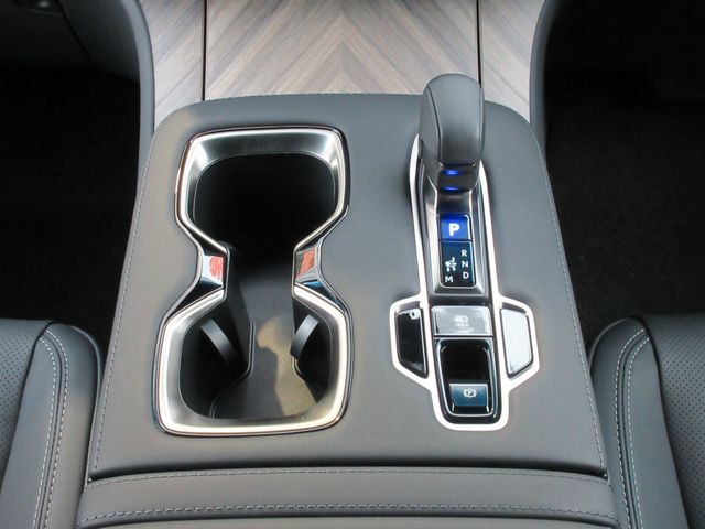 TOYOTA ???? LM500h 2024