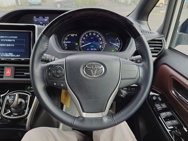 TOYOTA ESQUIRE HYBRID 2018