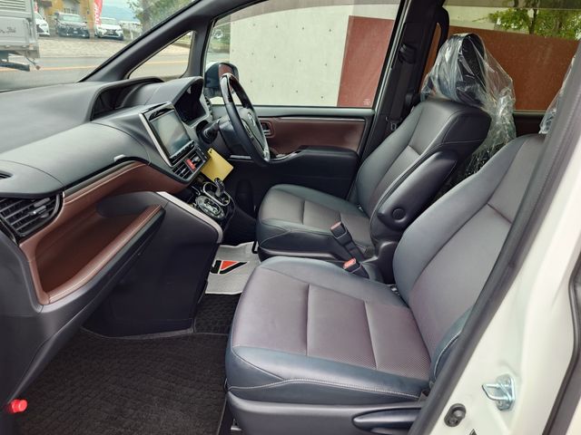 TOYOTA ESQUIRE HYBRID 2018