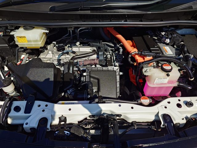 TOYOTA VOXY HYBRID 2016