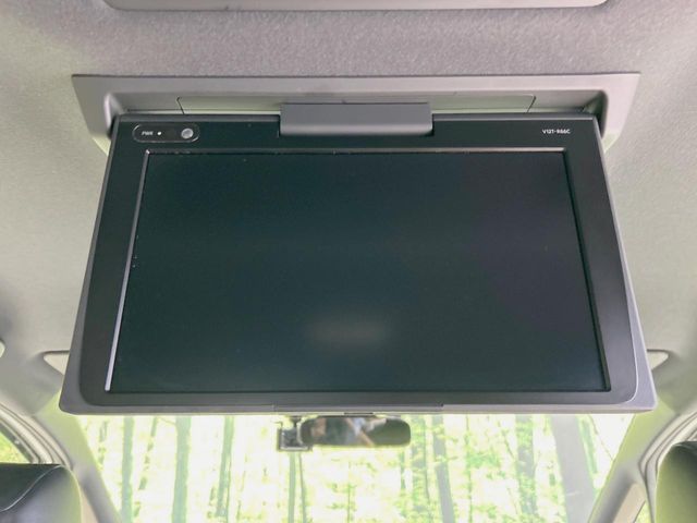 TOYOTA NOAH HYBRID 2017