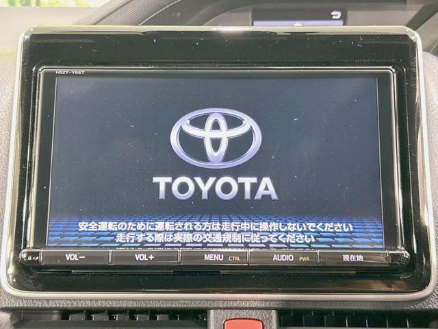 TOYOTA NOAH HYBRID 2017