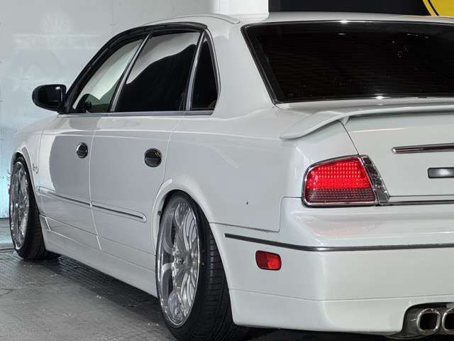 NISSAN PRESIDENT 1999