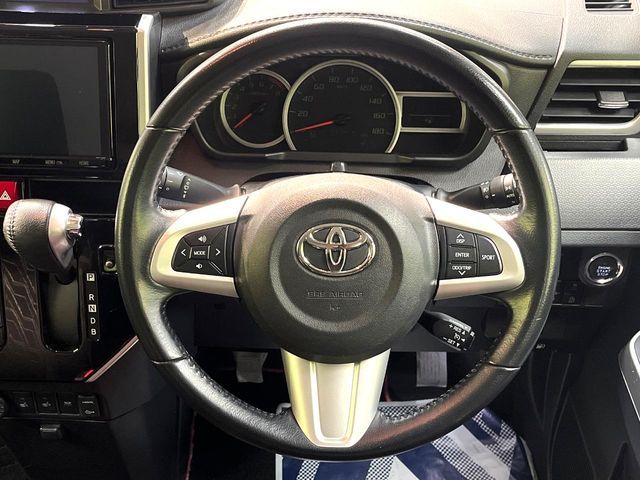 TOYOTA ROOMY 2019