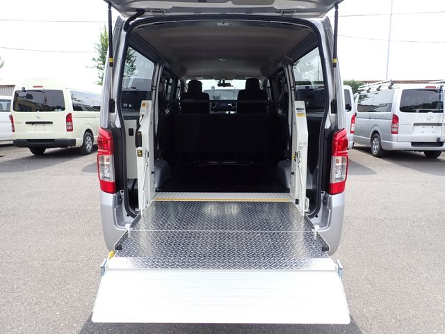 NISSAN NV350 CARAVAN 2020