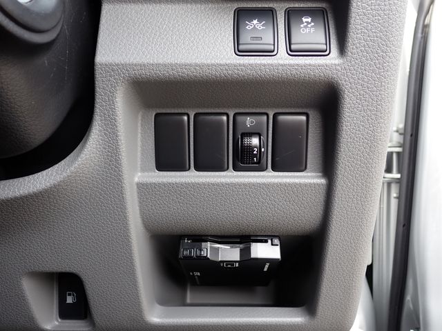 NISSAN NV350 CARAVAN 2020