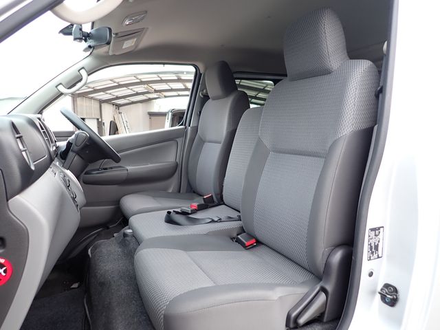 NISSAN NV350 CARAVAN 2020