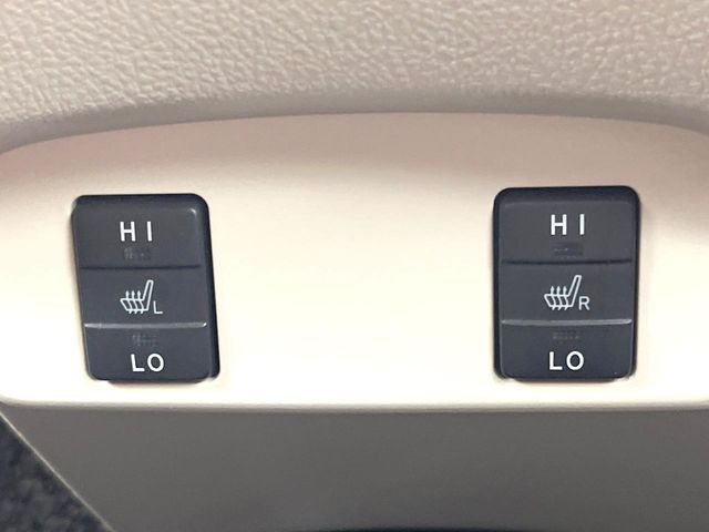 TOYOTA SIENTA HYBRID 2016