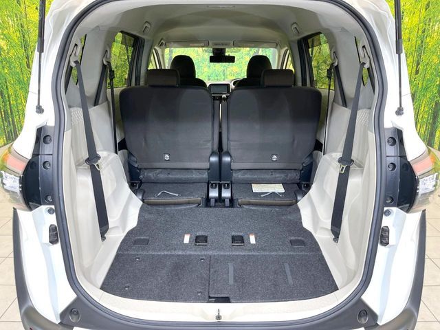 TOYOTA SIENTA HYBRID 2016