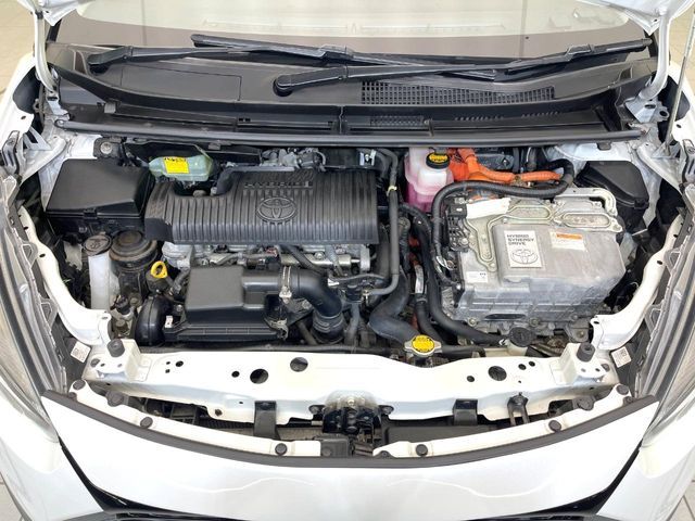 TOYOTA SIENTA HYBRID 2016