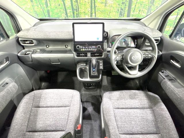 TOYOTA SIENTA HYBRID 2023