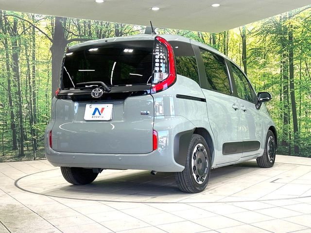 TOYOTA SIENTA HYBRID 2023