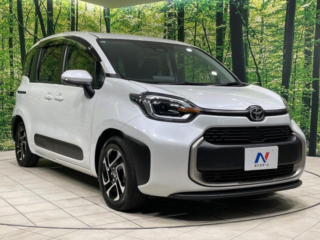 TOYOTA SIENTA HYBRID 2024