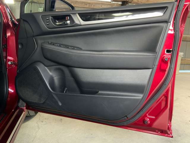 SUBARU LEGACY B4 2017