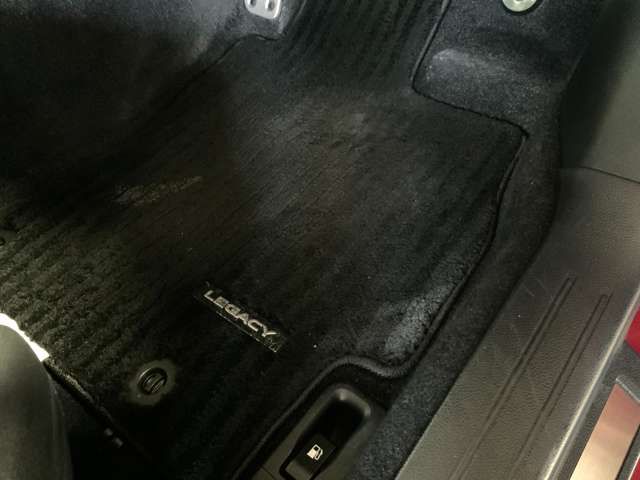 SUBARU LEGACY B4 2017