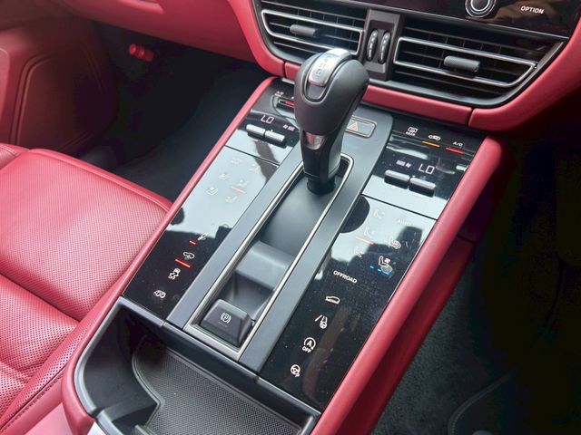 PORSCHE PORSCHE Macan 2023