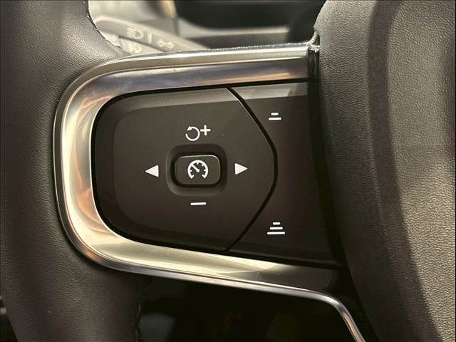 VOLVO VOLVO XC40 2023