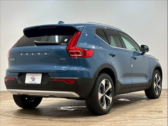 VOLVO VOLVO XC40 2023