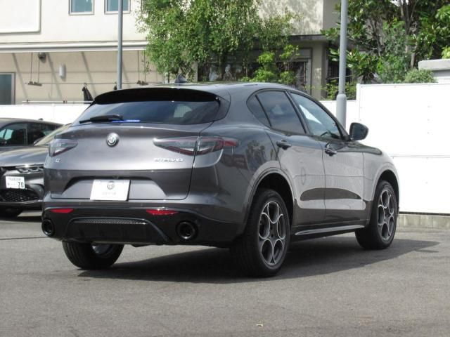 ALFAROMEO ALFAROMEO STELVIO 2025