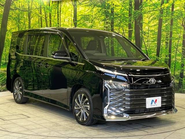 TOYOTA VOXY 2022