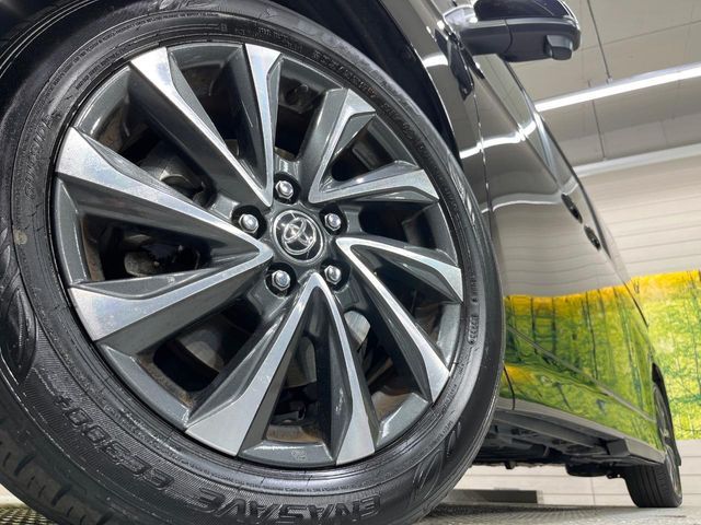 TOYOTA VOXY HYBRID 2023