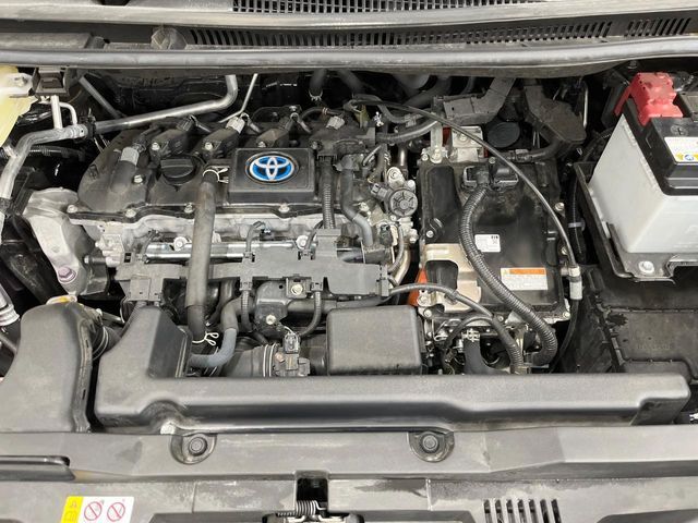 TOYOTA VOXY HYBRID 2023