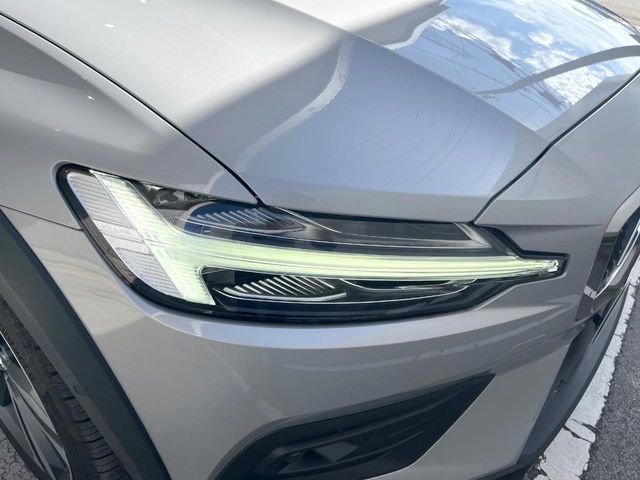 VOLVO VOLVO V60 CROSS COUNTRY 2022