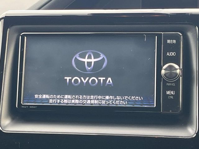 TOYOTA NOAH HYBRID 2018