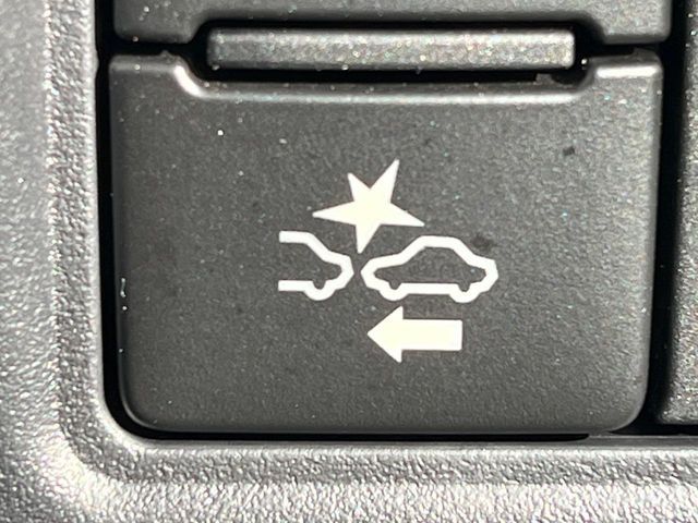 TOYOTA NOAH HYBRID 2018