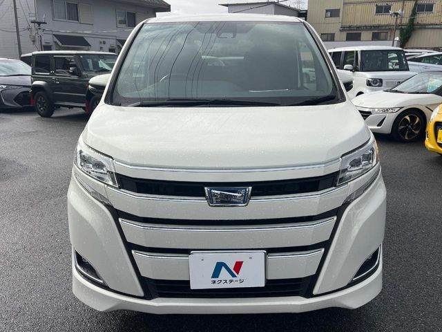 TOYOTA NOAH HYBRID 2018
