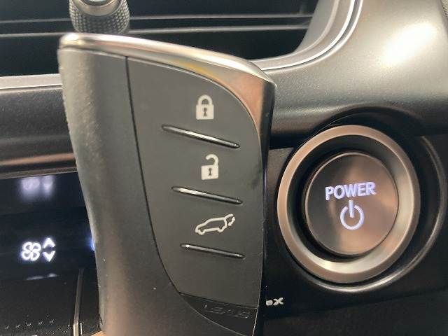 TOYOTA LEXUS UX250h 2022