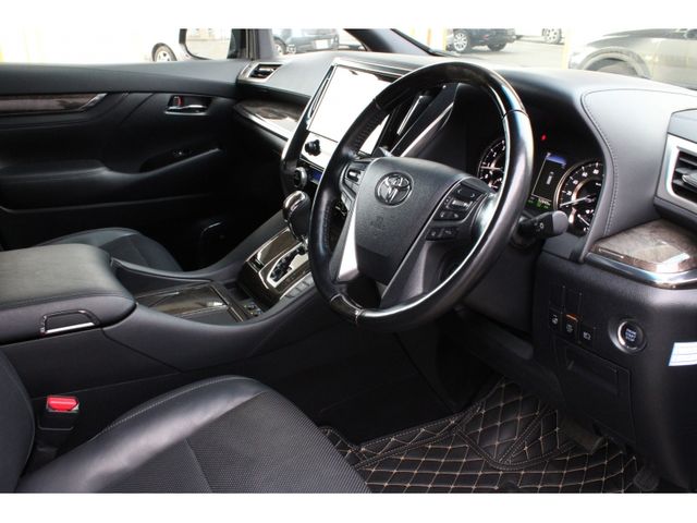 TOYOTA ALPHARD 2018