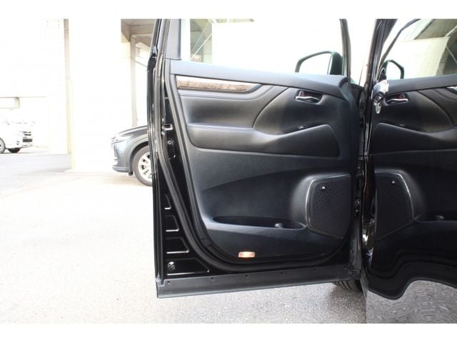 TOYOTA ALPHARD 2018