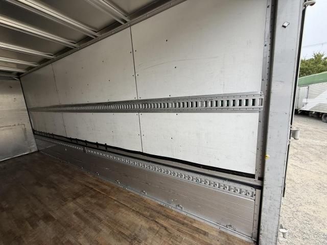 MITSUBISHI FUSOU FIGHTER 2017