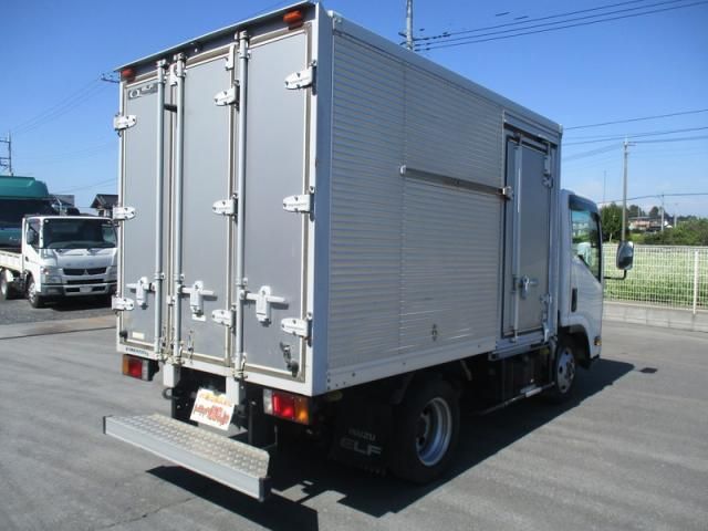 ISUZU ELF 2009