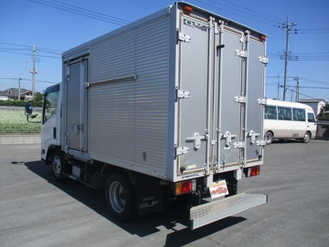 ISUZU ELF 2009