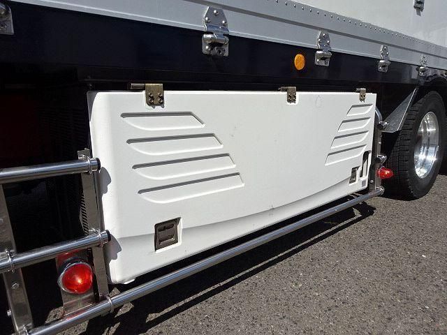 MITSUBISHI FUSOU SUPER GREAT 2016