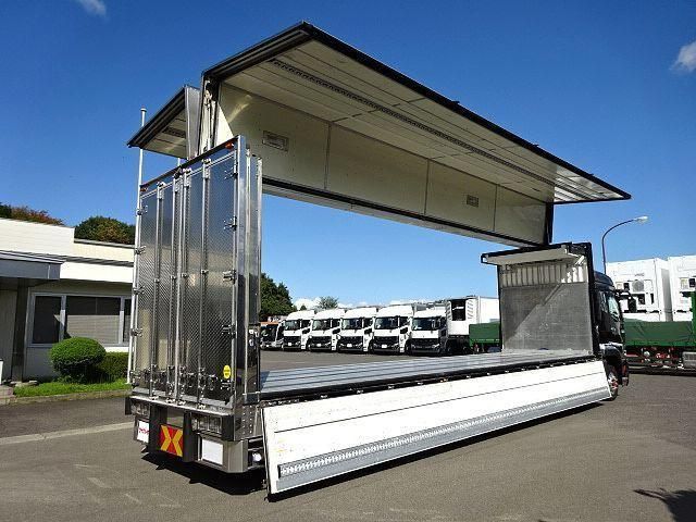 MITSUBISHI FUSOU SUPER GREAT 2016