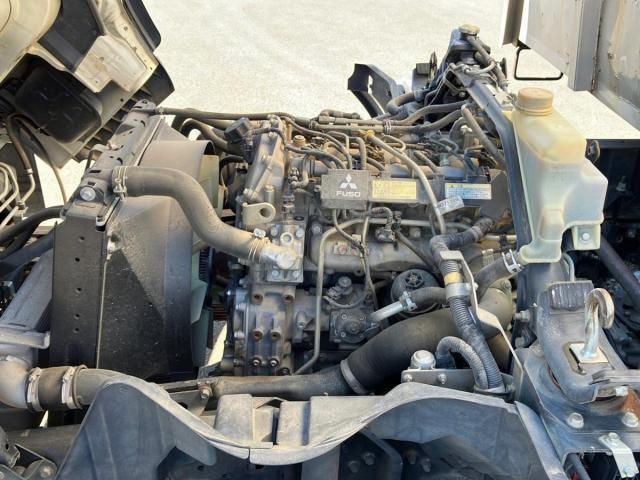 MITSUBISHI CANTER 2015