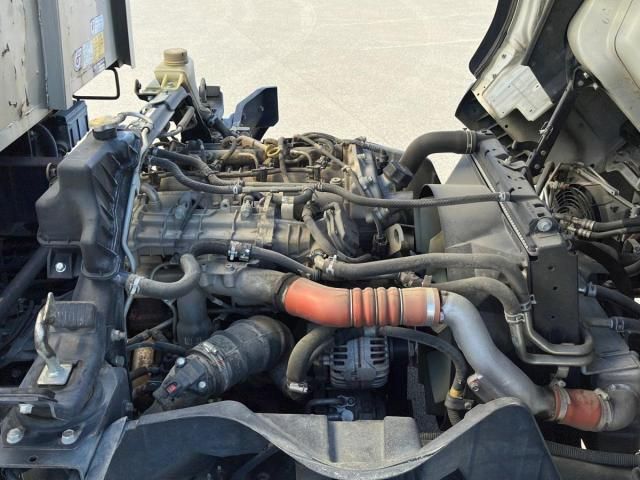 MITSUBISHI CANTER 2015