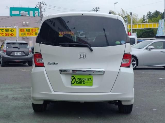 HONDA FREED Spike 2013