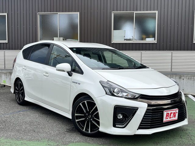 TOYOTA PRIUS Alpha 2016