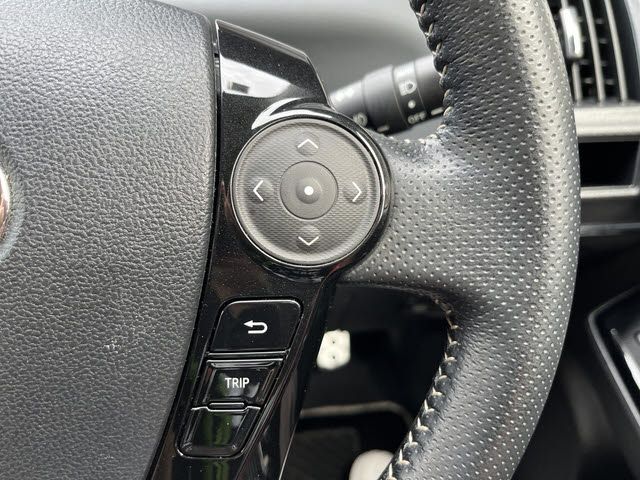 TOYOTA PRIUS Alpha 2016